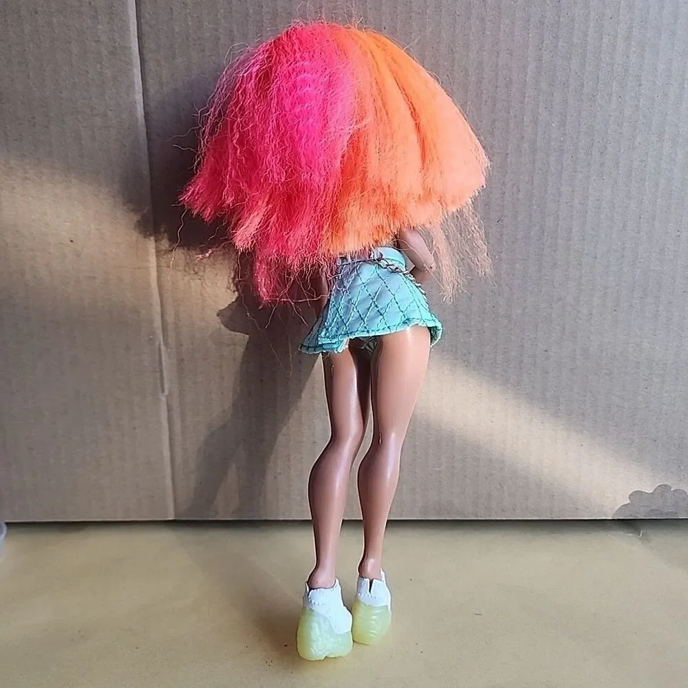 LOL Surprise O.M.G Neonlicious Fashion Doll series 1 OMG MGA